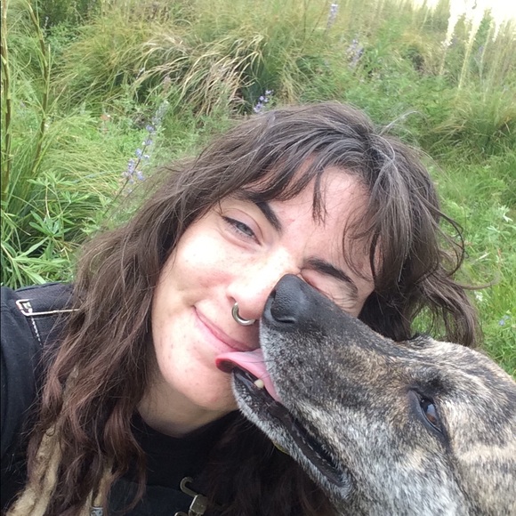 Meet your Posher, Hayley - Picture 1 of 1